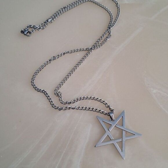 Inverted Pentagram Necklace Amulet Pendant & Chain Gothic Heavy Metal Jewelry - Picture 5 of 8